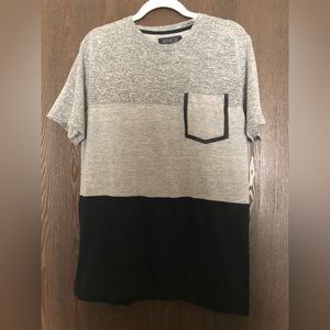 Dikotomy colorblock pocket tee size L